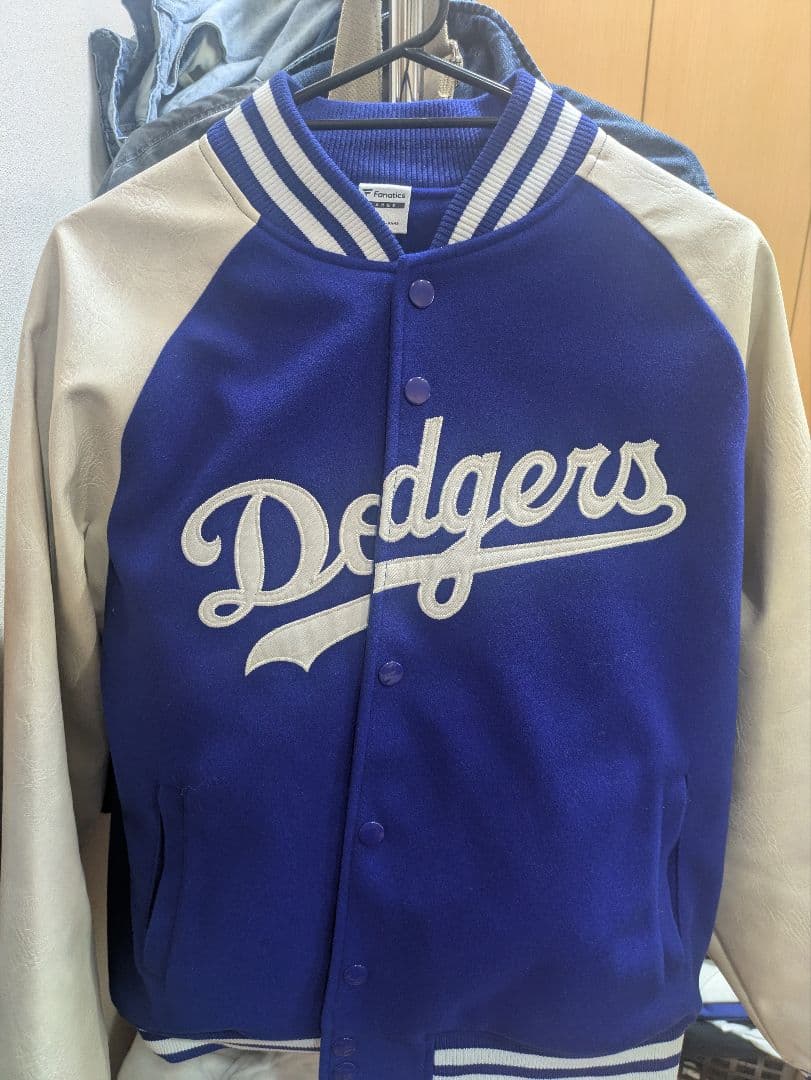 MLBドジャースジャケットスタジャン　Fanatics　ブルー