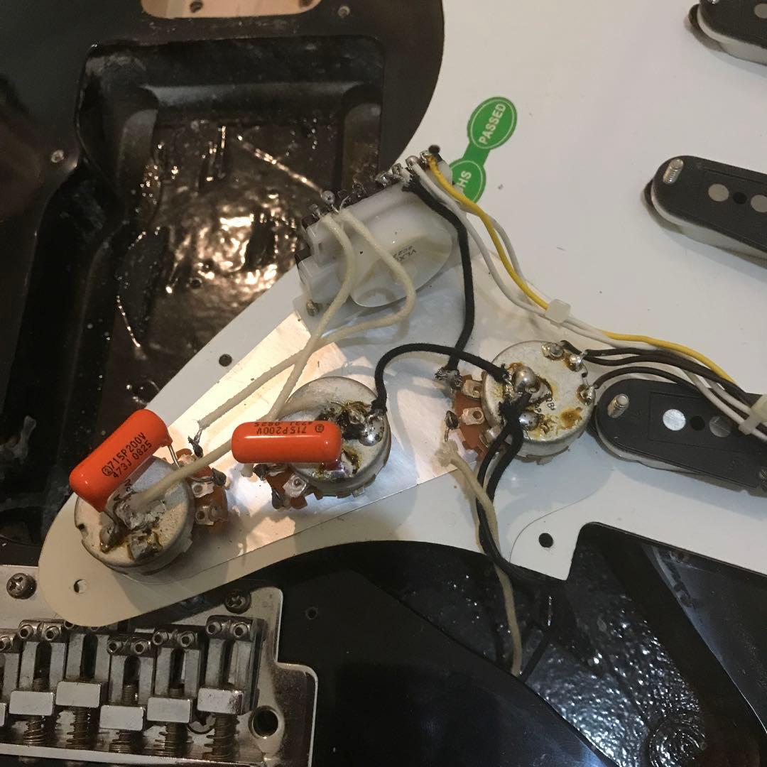 ストラト タイプギター