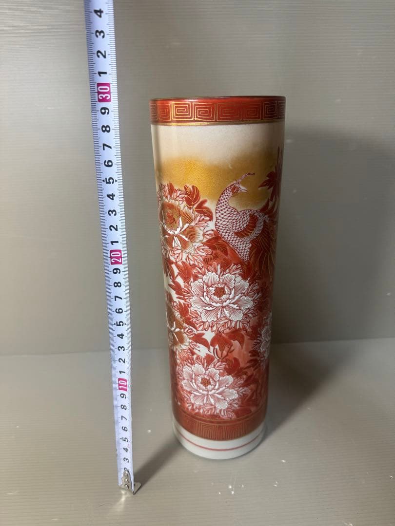 2490 九谷焼　筒型　花瓶　花活け　孔雀と牡丹