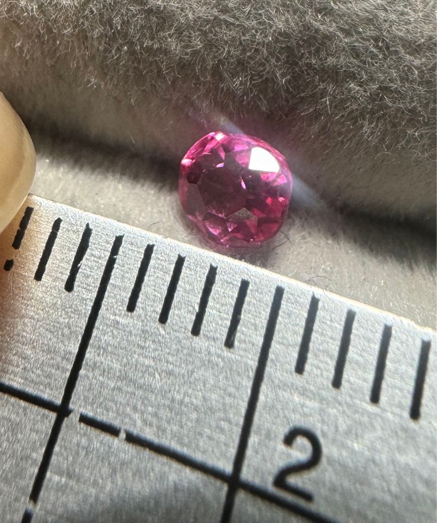 天然アヤナスピネル 0.320ct