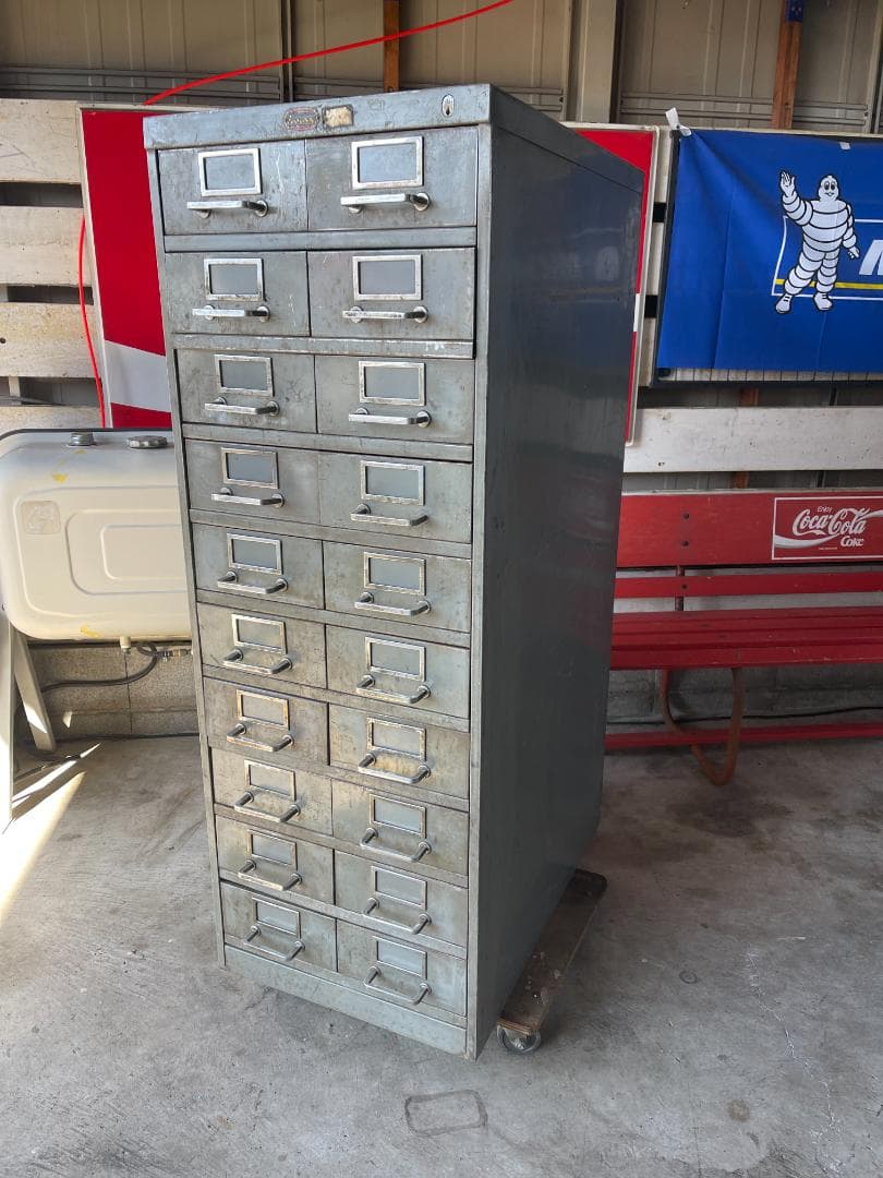 ❤️❤️❤️引き取り限定　棚 スチール 鉄錆物　ブロカント　多肉&セダム　古道具