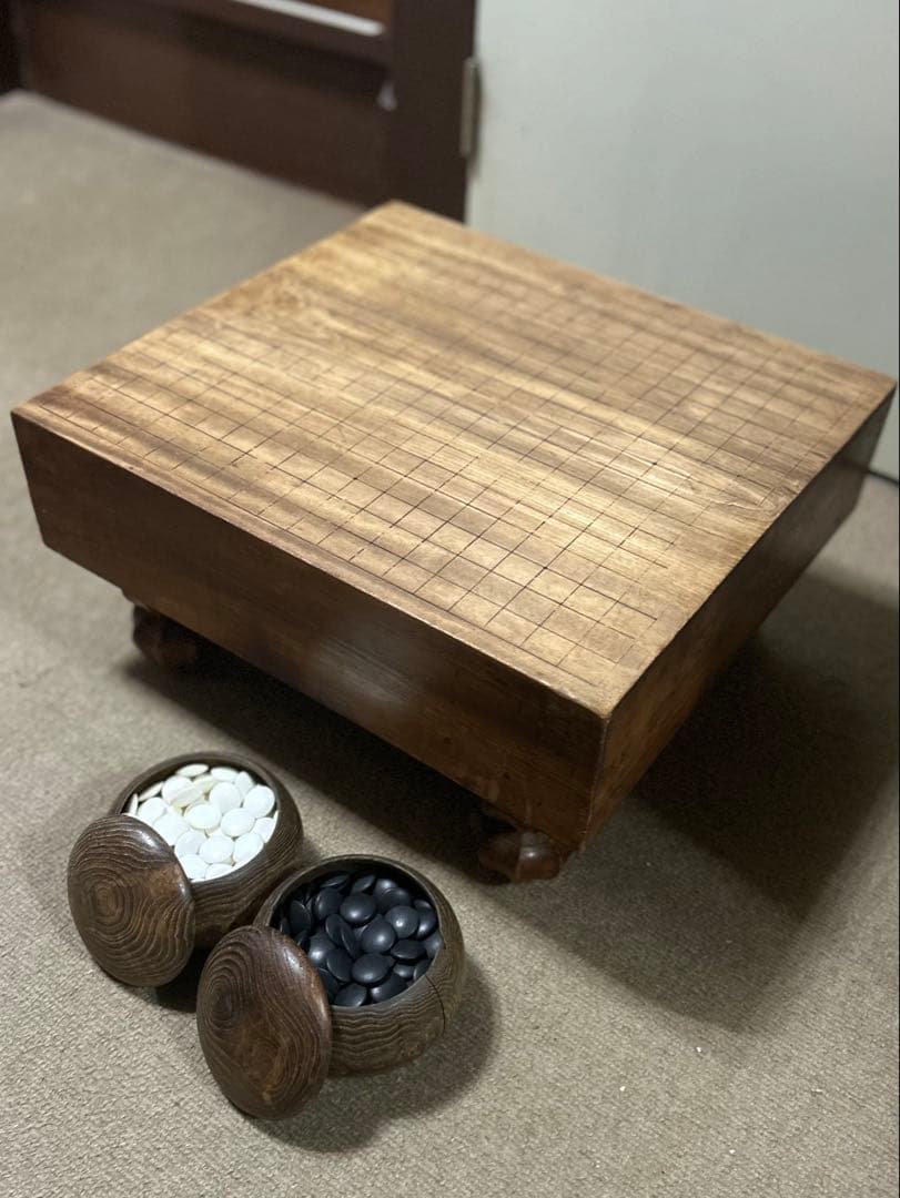 木製囲碁盤と白黒石セット