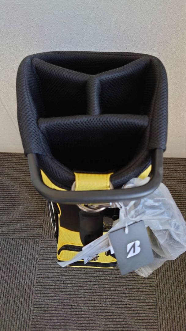 【最終値下げ】新品ブリヂストンゴルフ ツアースタンドバッグ イエローCB2502