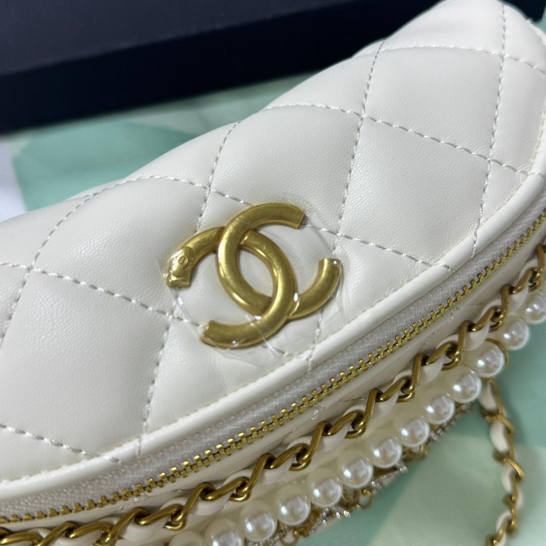 希少 非売品✨ ホワイトショルダーバッグoiw