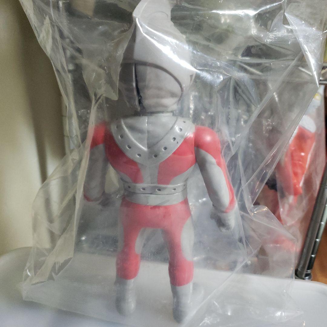 墓場の画廊　ソフビ　ジャンボーグA　エメラルド星人 フィギュア