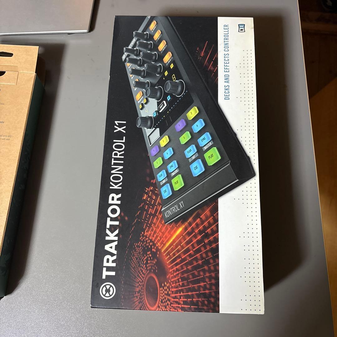 TRAKTOR KONTROL X1 MK2 DJコントローラー　箱付き