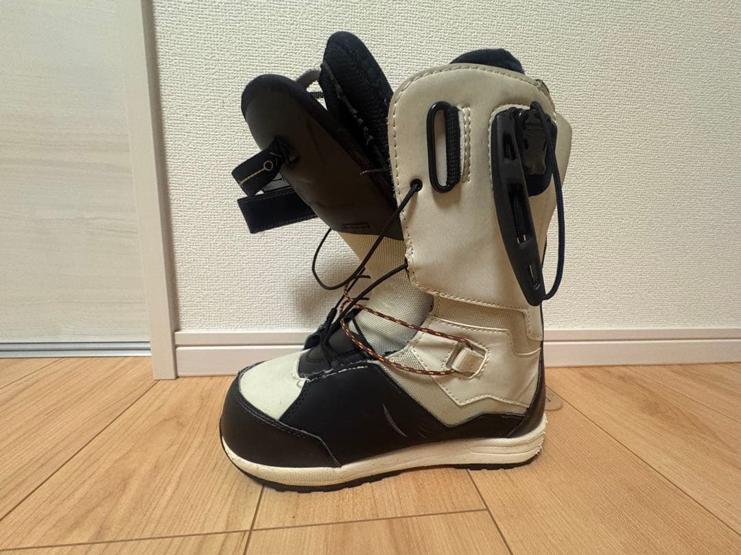 ディーラックス　エンパイア　23.5