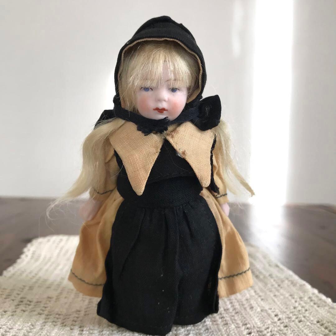 アンティーク　ミニョネット　ビスクドール