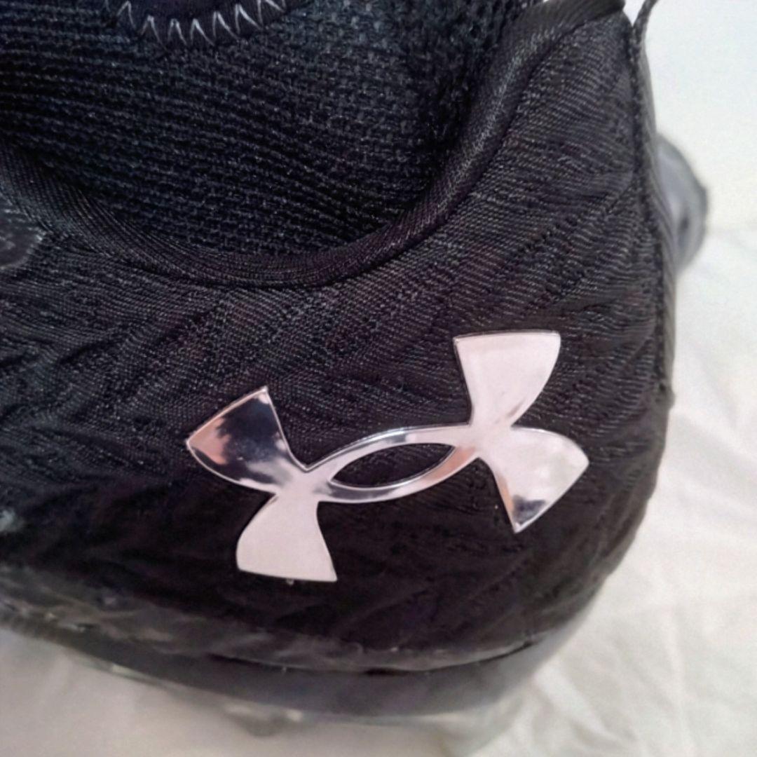 【29.5m ✨新品未使用✨】アンダーアーマー アメフトスパイク スポットライト