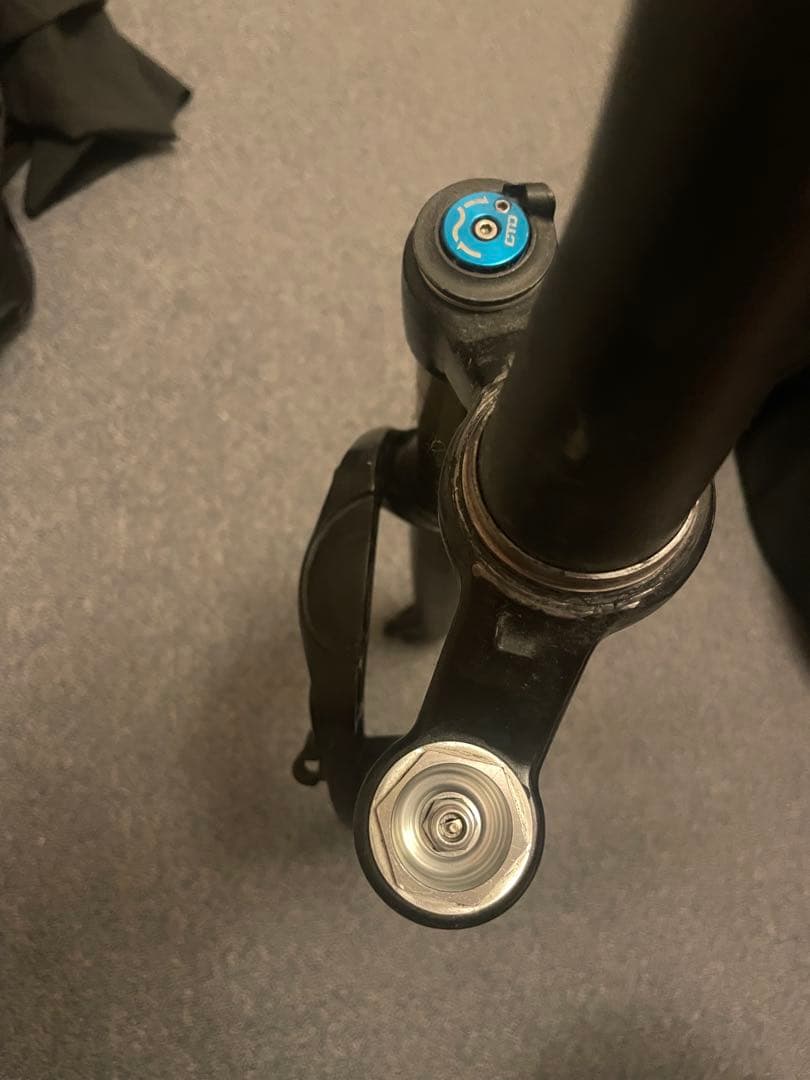 急ぎなので値下げありFOX 32 サスペンションフォーク