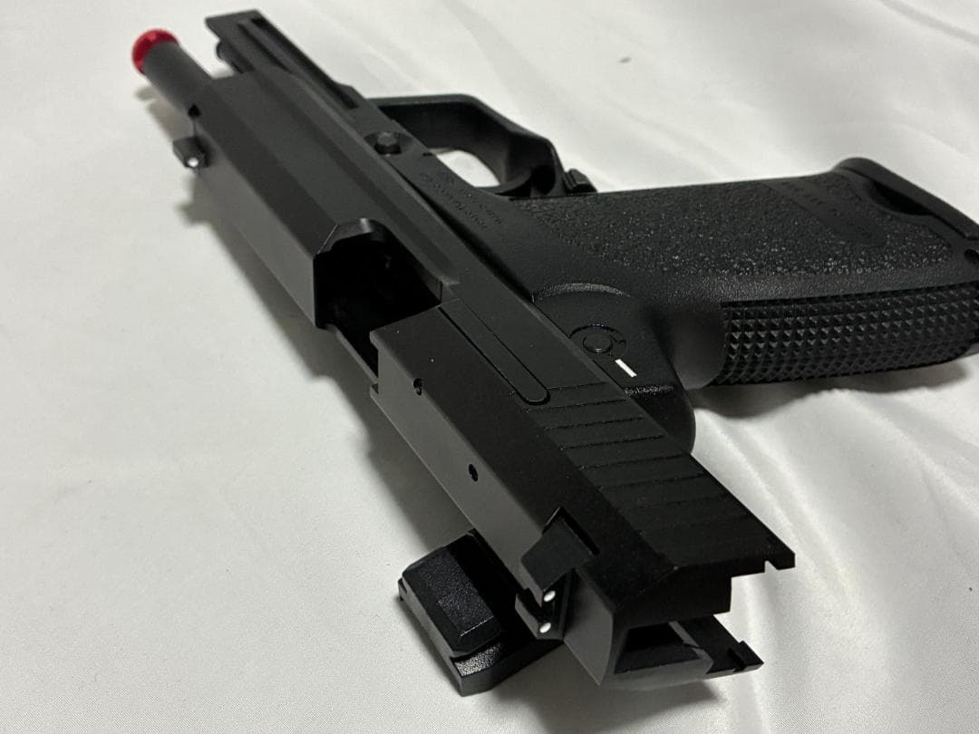 東京マルイ　ガスブローバック　H＆K　USP　18歳以上用　ガンケース付