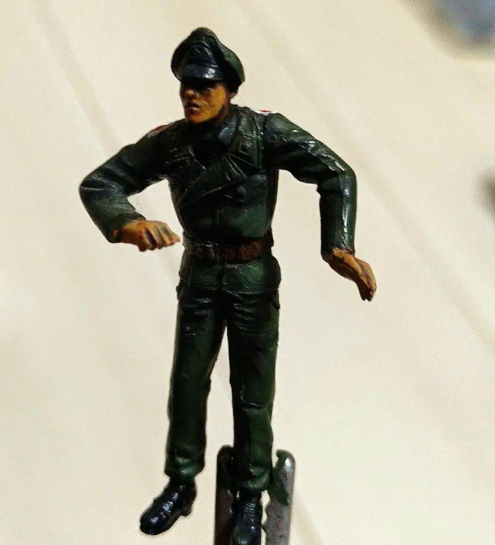 【塗装完成品】タミヤ　1/34　ドイツ四号突撃砲　戦車兵3名付き