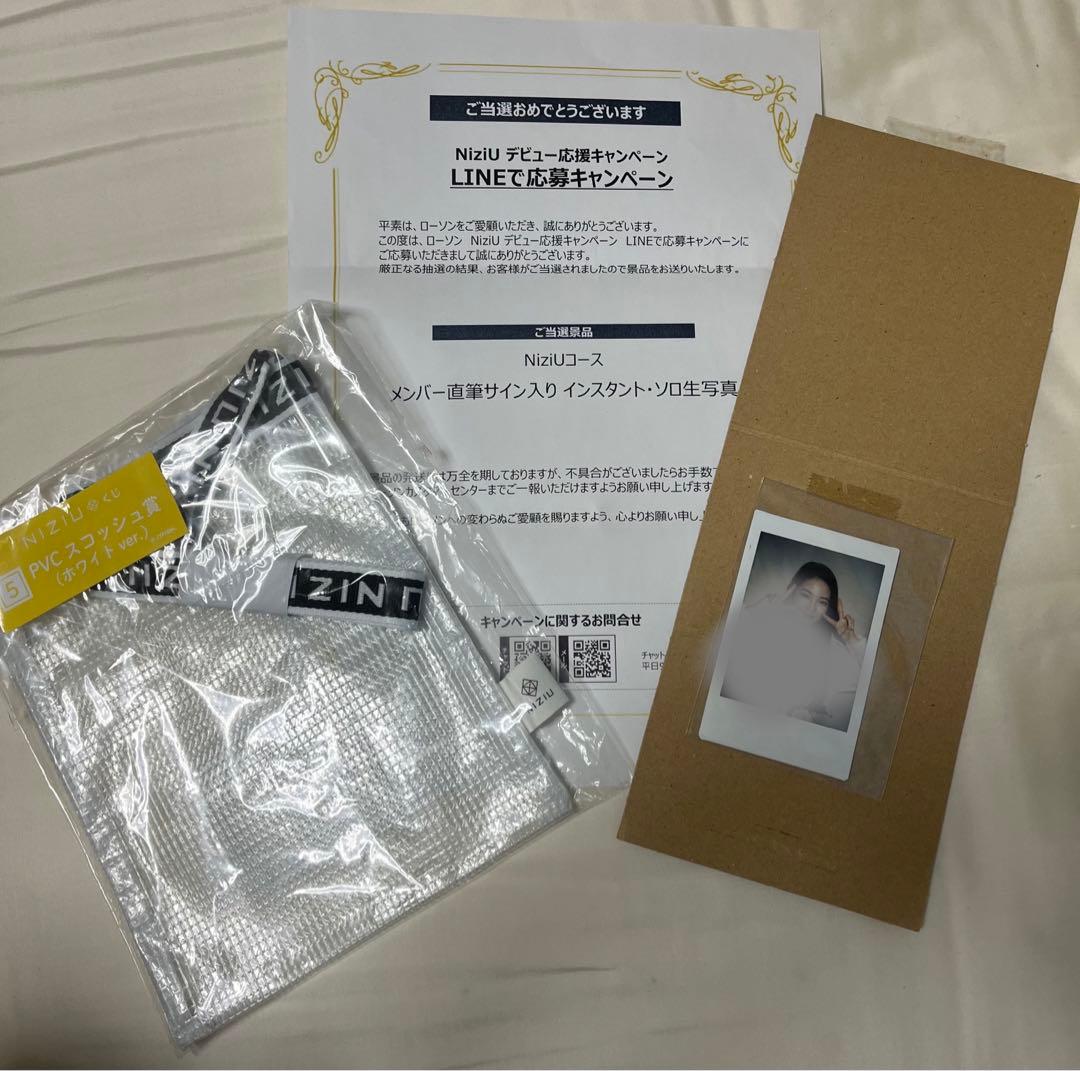 niziu アヤカ　直筆サイン入り　チェキ　スコッシュ