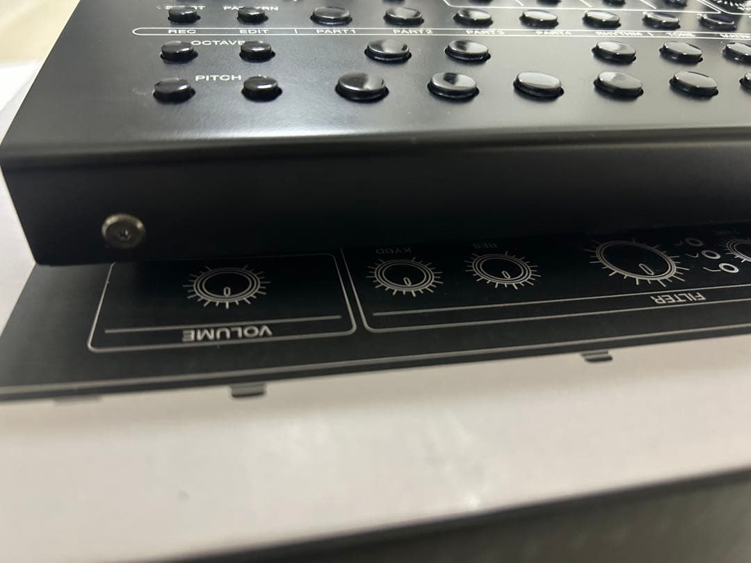 Roland シンセサイザー SH-4d 1/5までの価格です