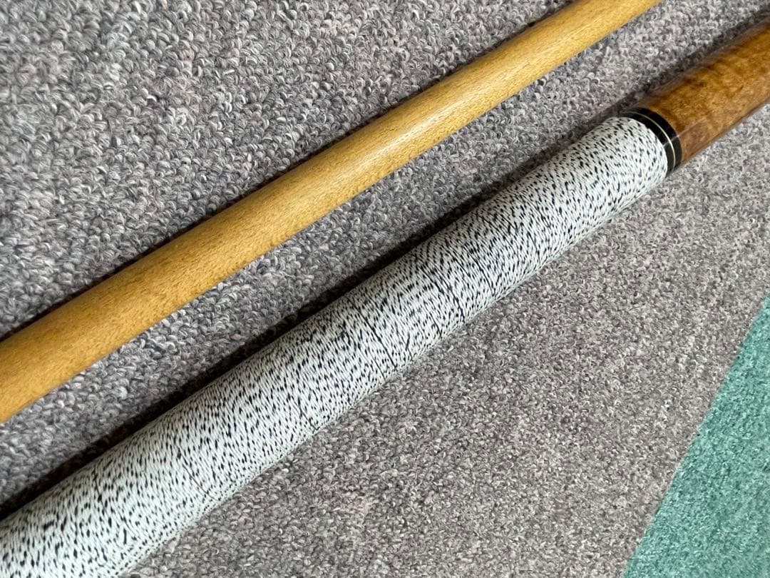 ビリヤード　lambros cue