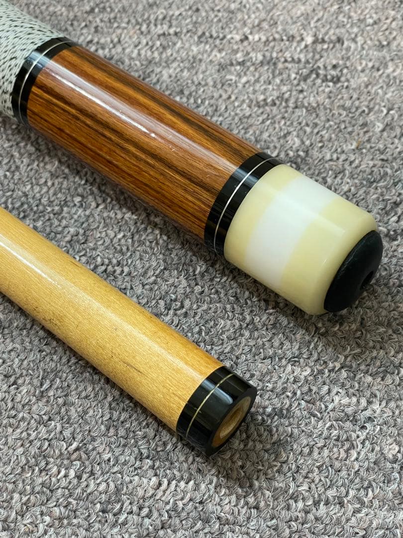 ビリヤード　lambros cue