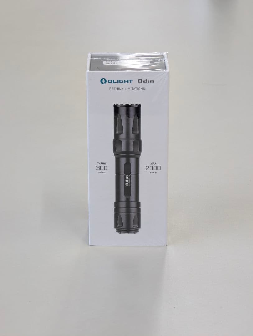 Olight Odin タクティカルライト 2000ルーメン