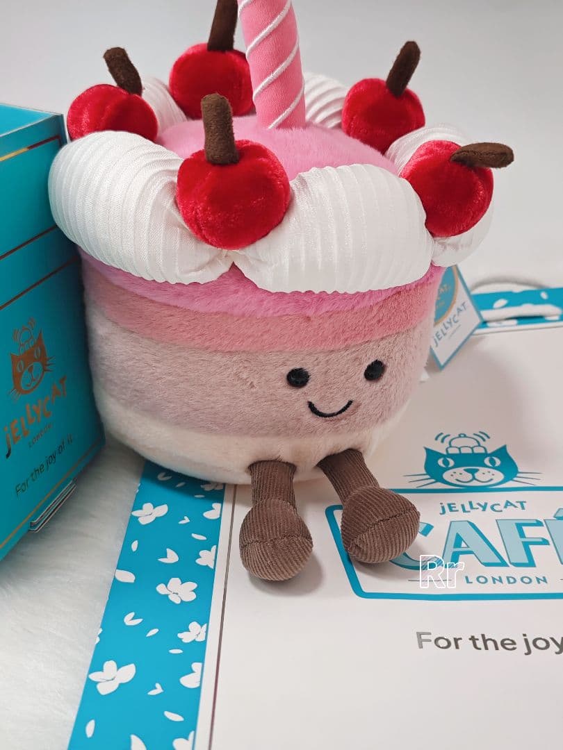  ジェリーキャット　ぬいぐるみチェリーケーキ　バースデー　誕生日