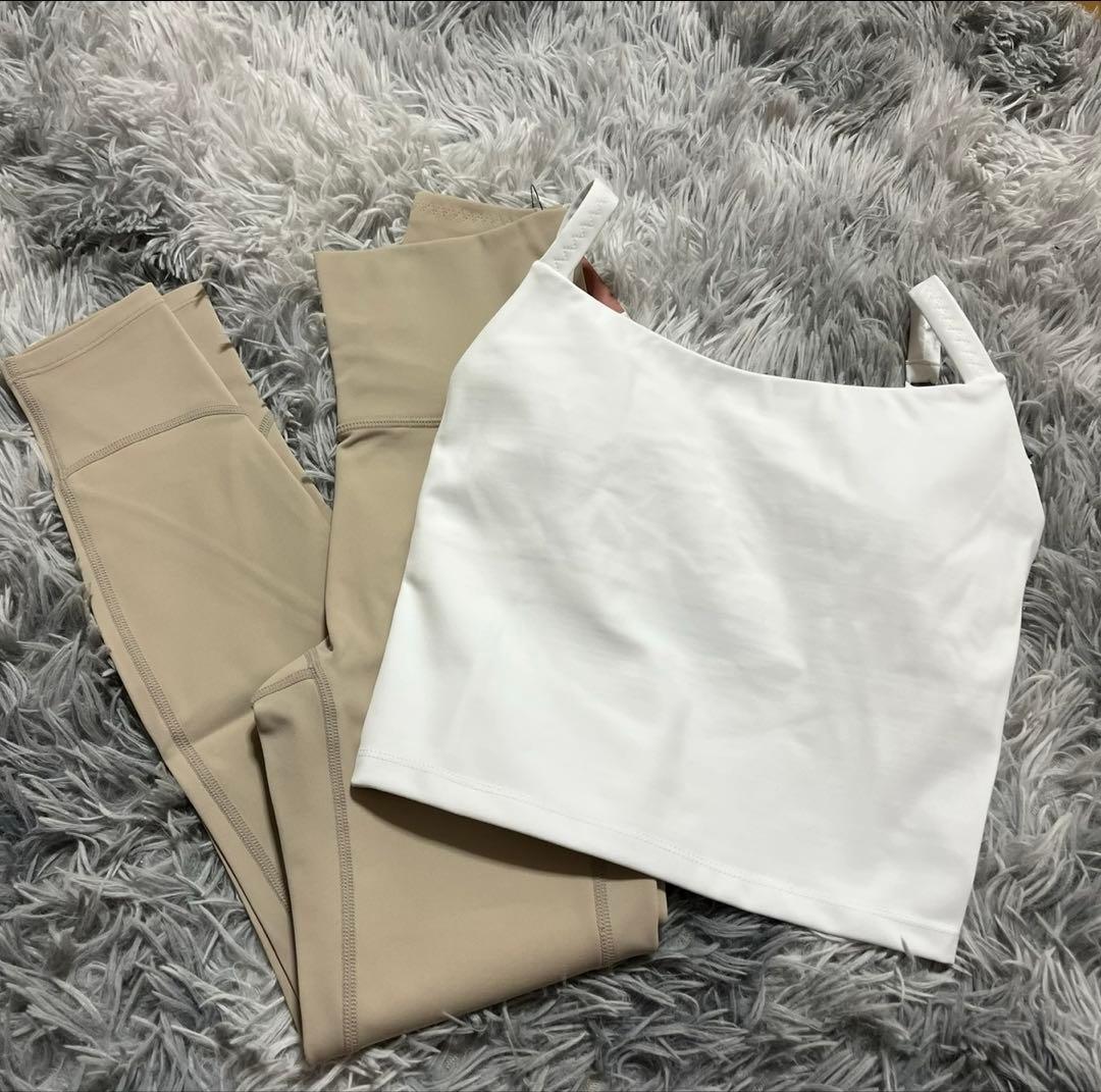 XEXYMIXゼクシーミックス　ピラティスヨガウェア　レギンス　タンクトップ