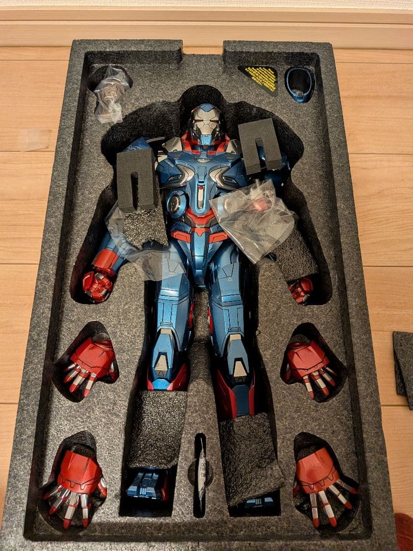 ホットトイズ　アイアンパトリオット　アベンジャーズエンドゲーム　マーベル