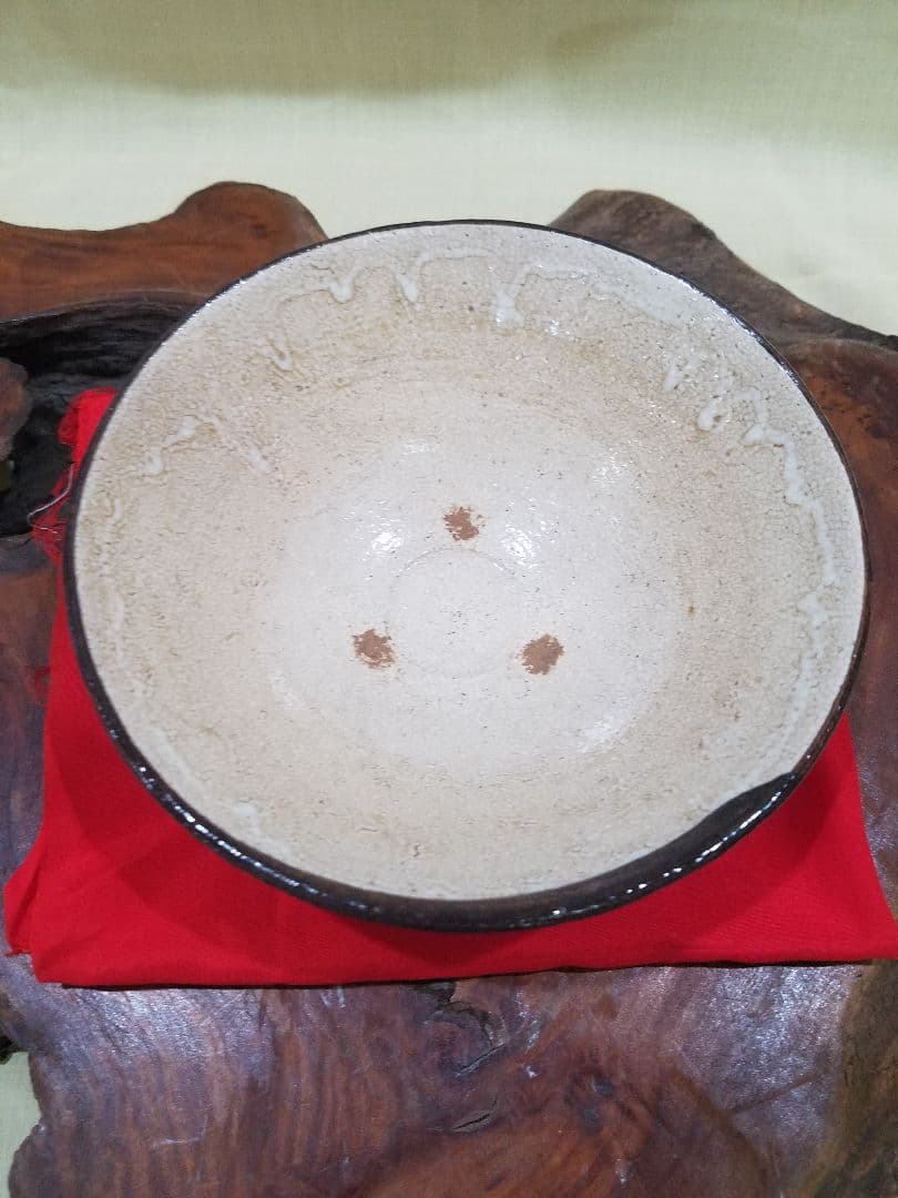 瀬戸唐津　皮鯨の平茶碗