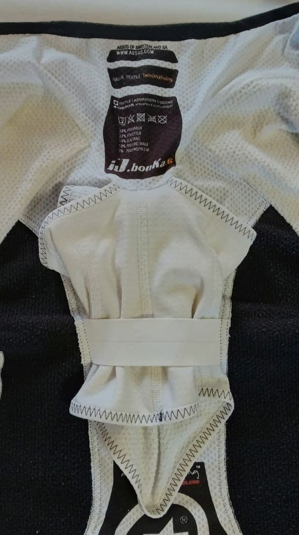 秋必需アソス　気候変化対応　bonKa　サイズＳ　様々な気候からしっかり体を守る