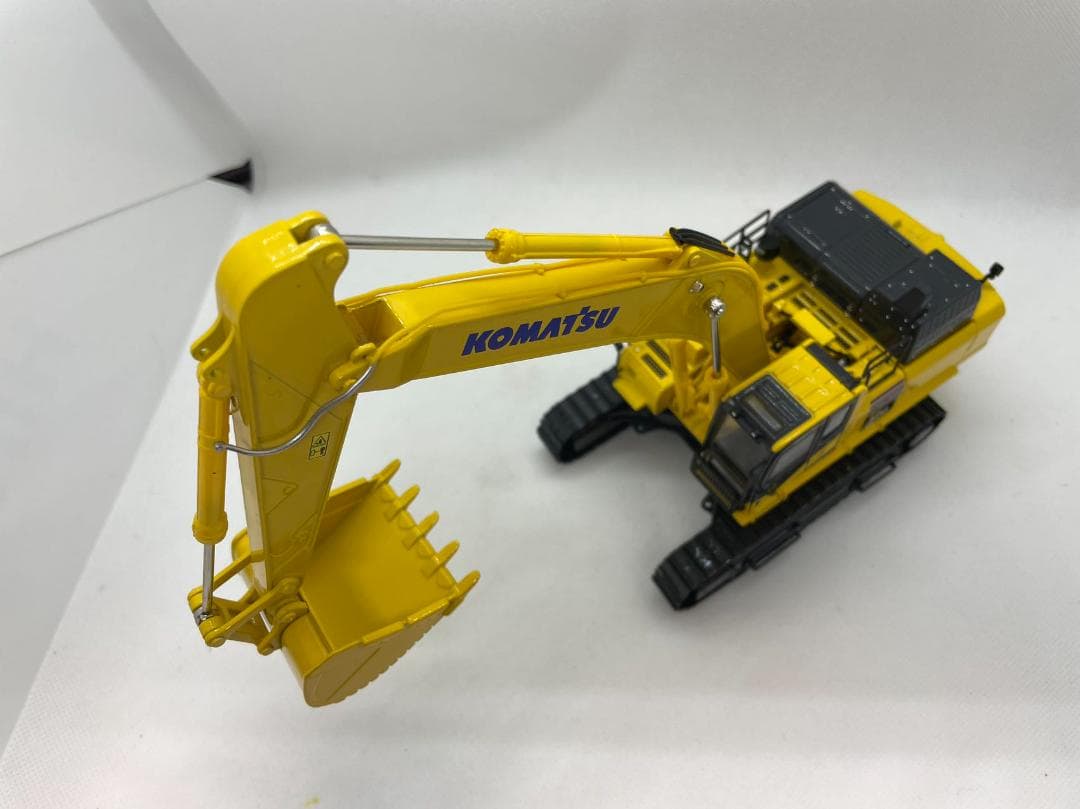 31R-010 1/43 コマツ KOMATSU PC520LC-11MO