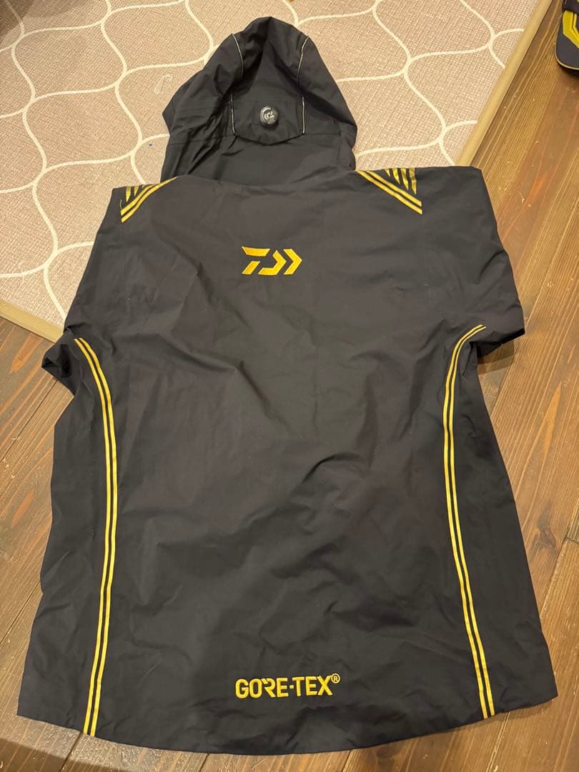 Daiwa GORE-TEX フィッシングスーツ(上下セット)