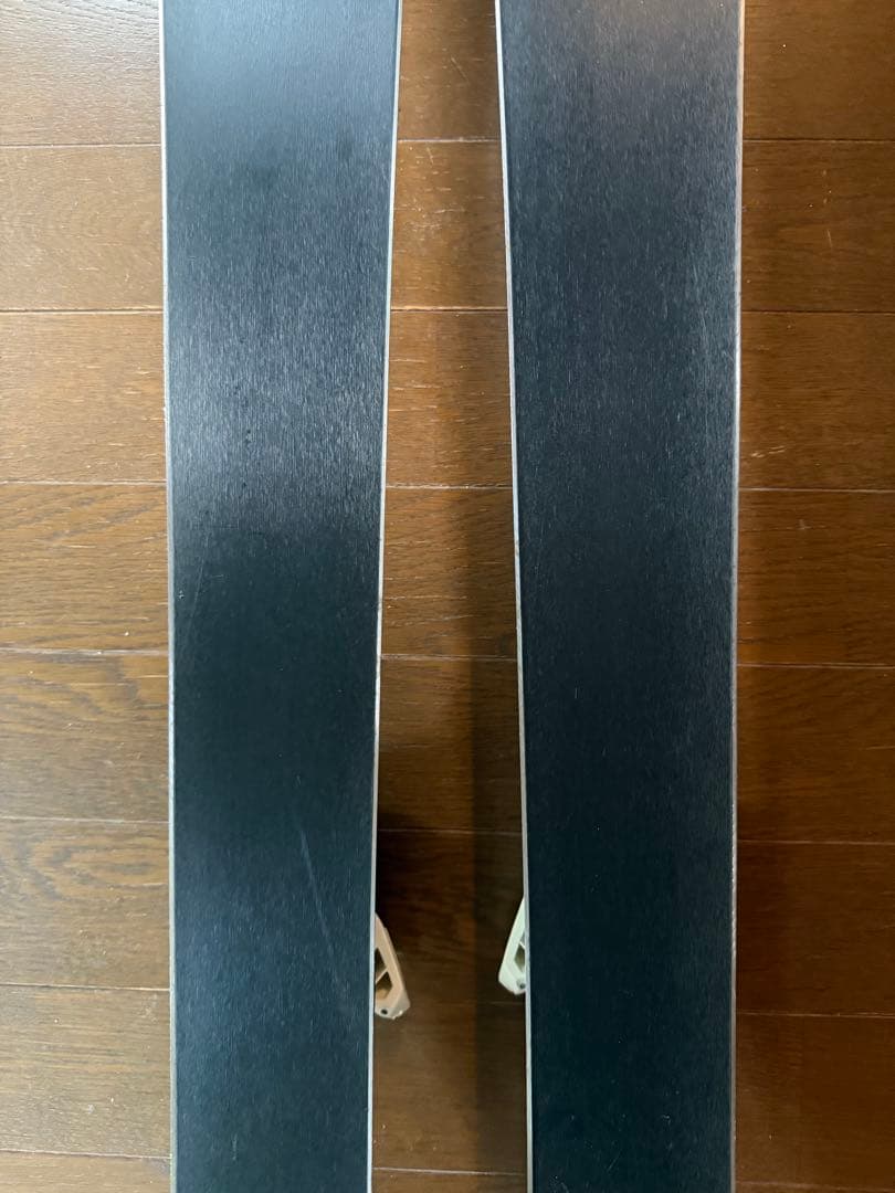 Atomic Black Heaven スキー 板ビンディング付き