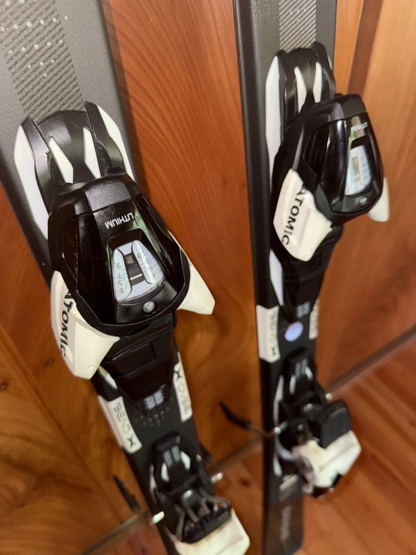 Atomic Black Heaven スキー 板ビンディング付き