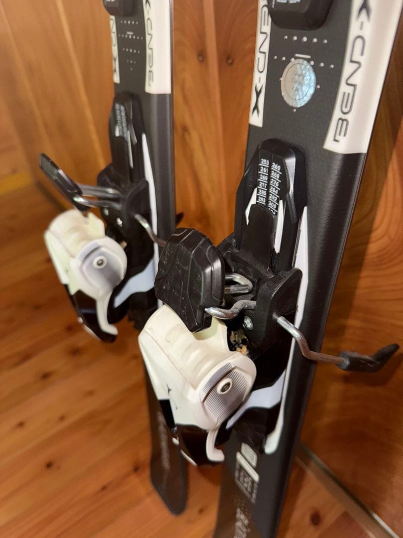 Atomic Black Heaven スキー 板ビンディング付き
