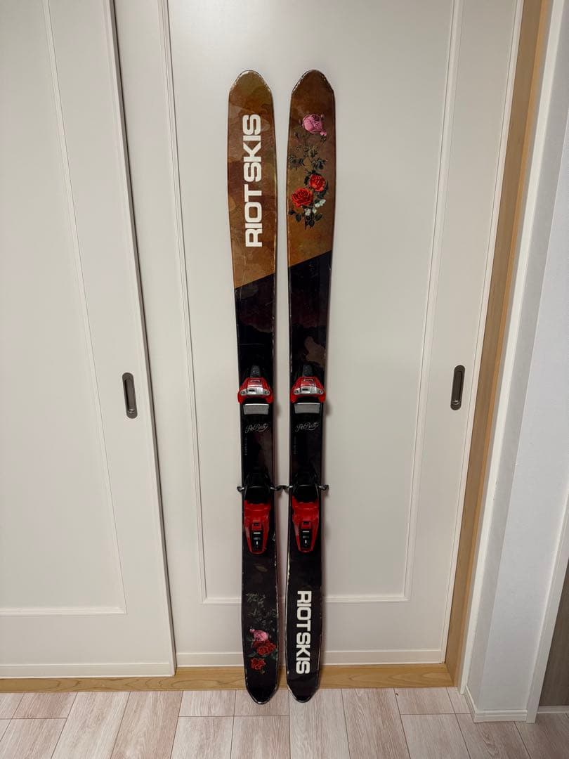 RIOT SKIS rebirth 160　markerビンディング付き