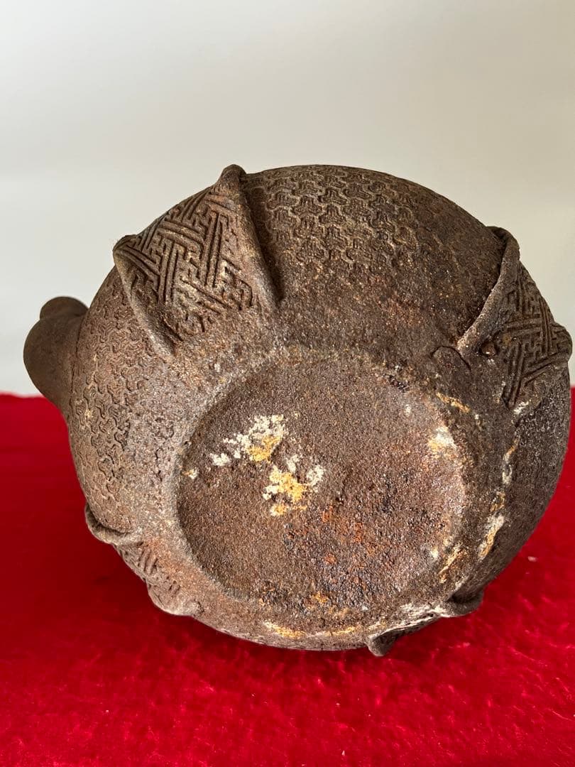 鉄瓶　在銘 工芸金属　重厚感があり