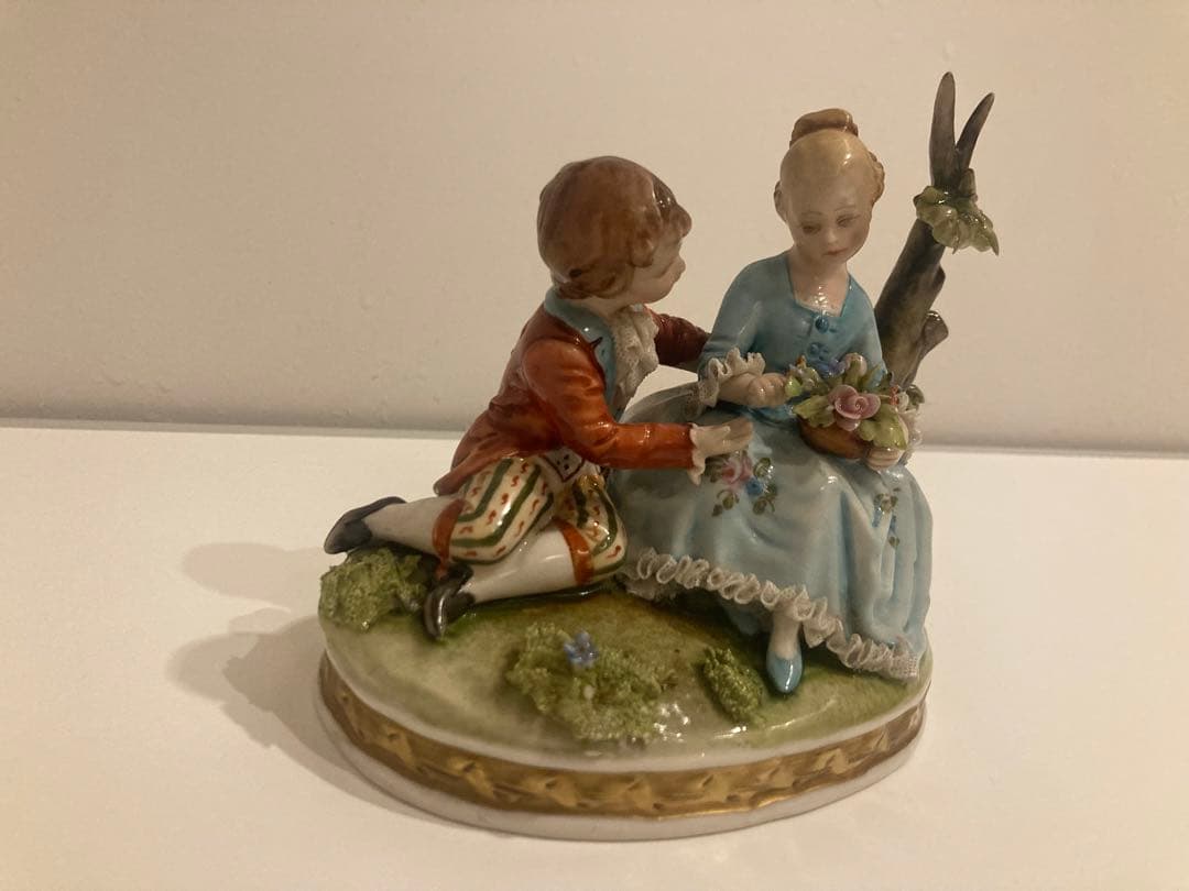 カポディモンテ Capodimonte キングスポルチェランフィギュリン