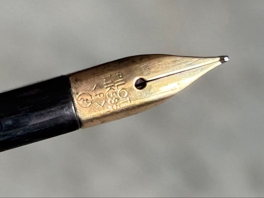 PILOT パイロット　キャップレス　capless蝕刻　万年筆　廃番