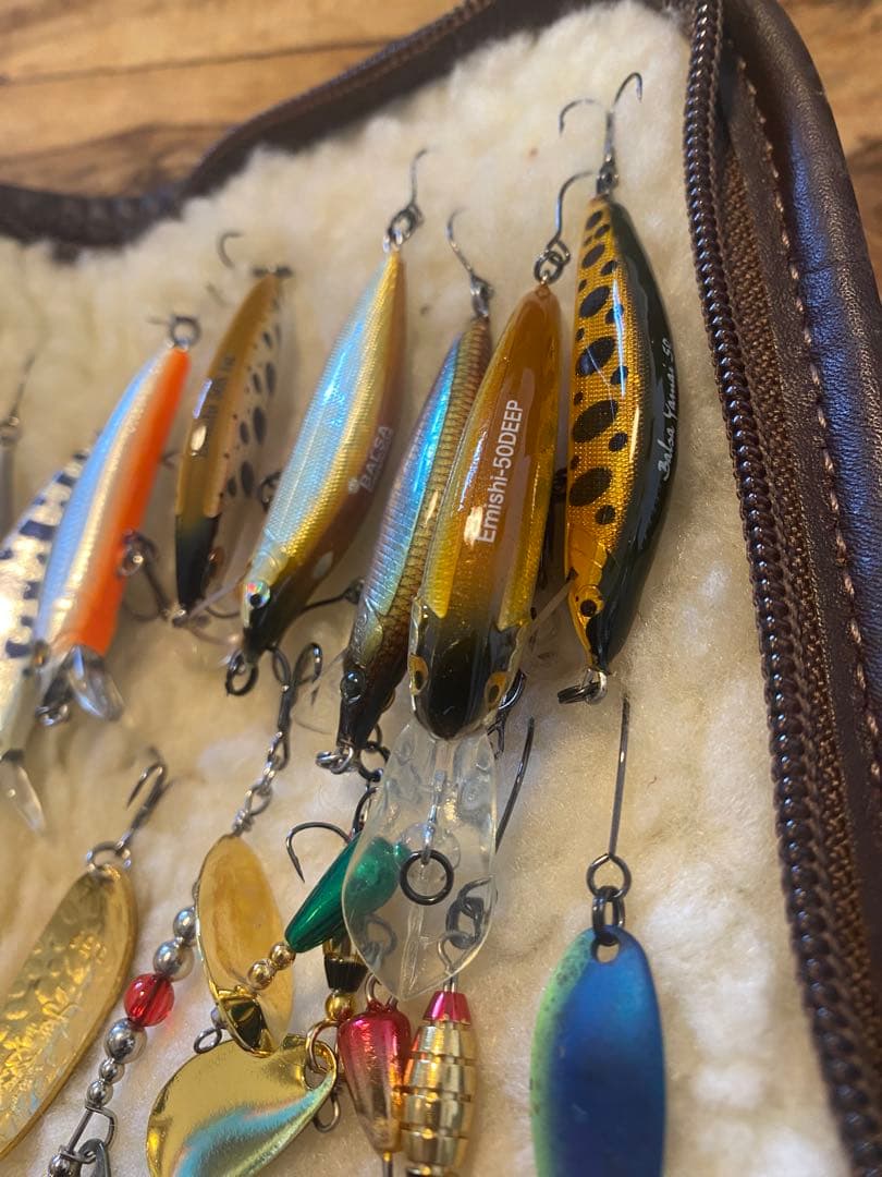 みやぞん イトウクラフト等ミノーまとめ売り(バブアーのワレット付き)