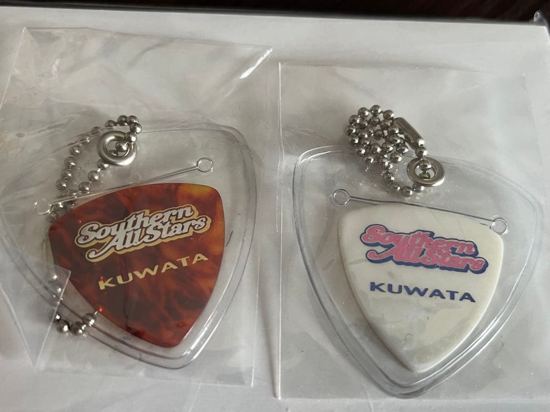 サザンオールスターズ 非売品　ギターピック2種