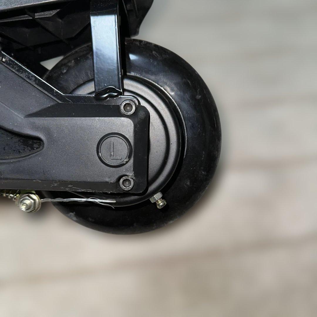 ブラック/グリーン キックボード