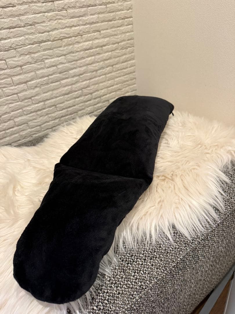 SSOOOKスリングバッグ黒Mサイズ（バッグが右側）