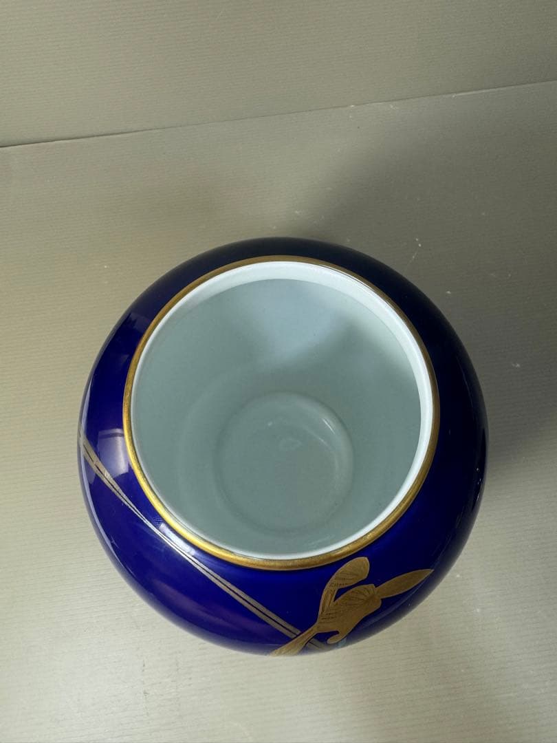 2597  香蘭社　金彩蘭　沈香壷　壷