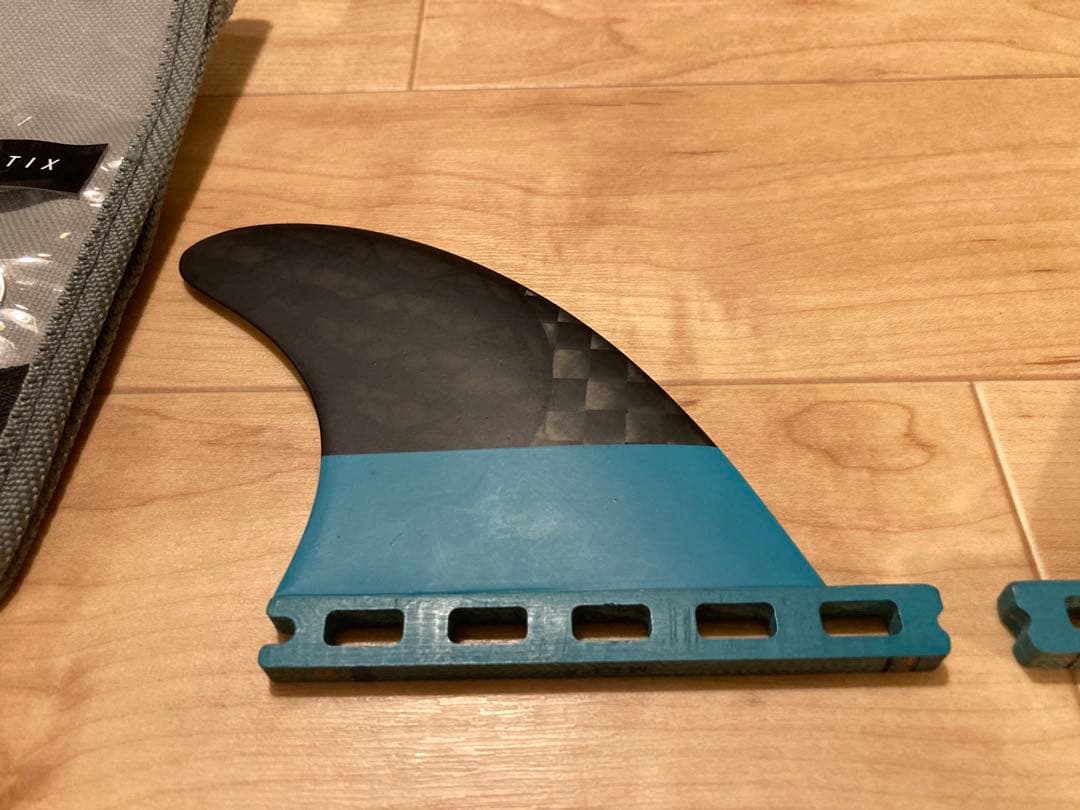 Blackstix 3.0 F4 -v2 FUTURES 5フィン　Sサイズ