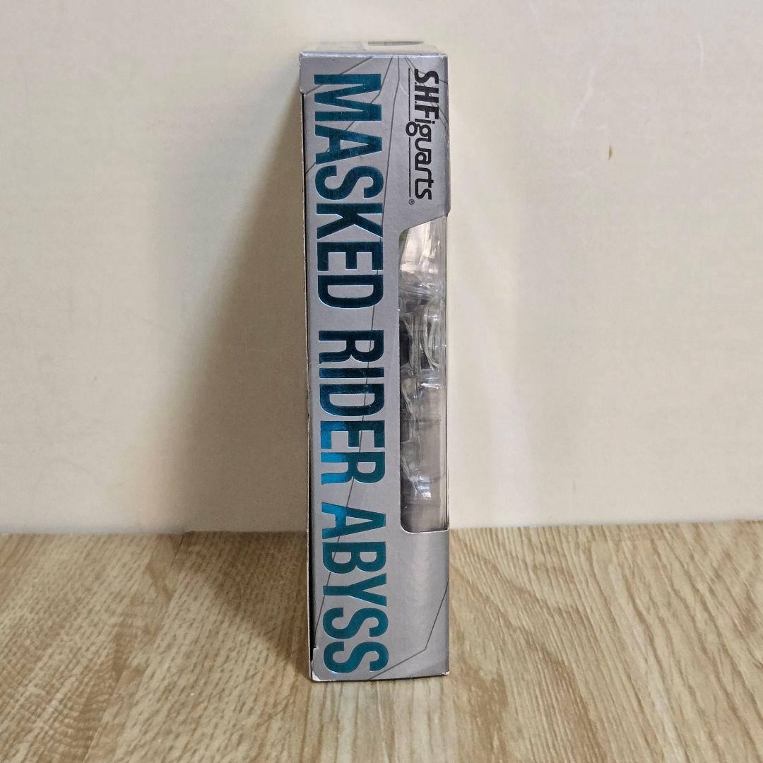 バンダイ　S.H.フィギュアーツ　仮面ライダーアビス　龍騎 未開封品