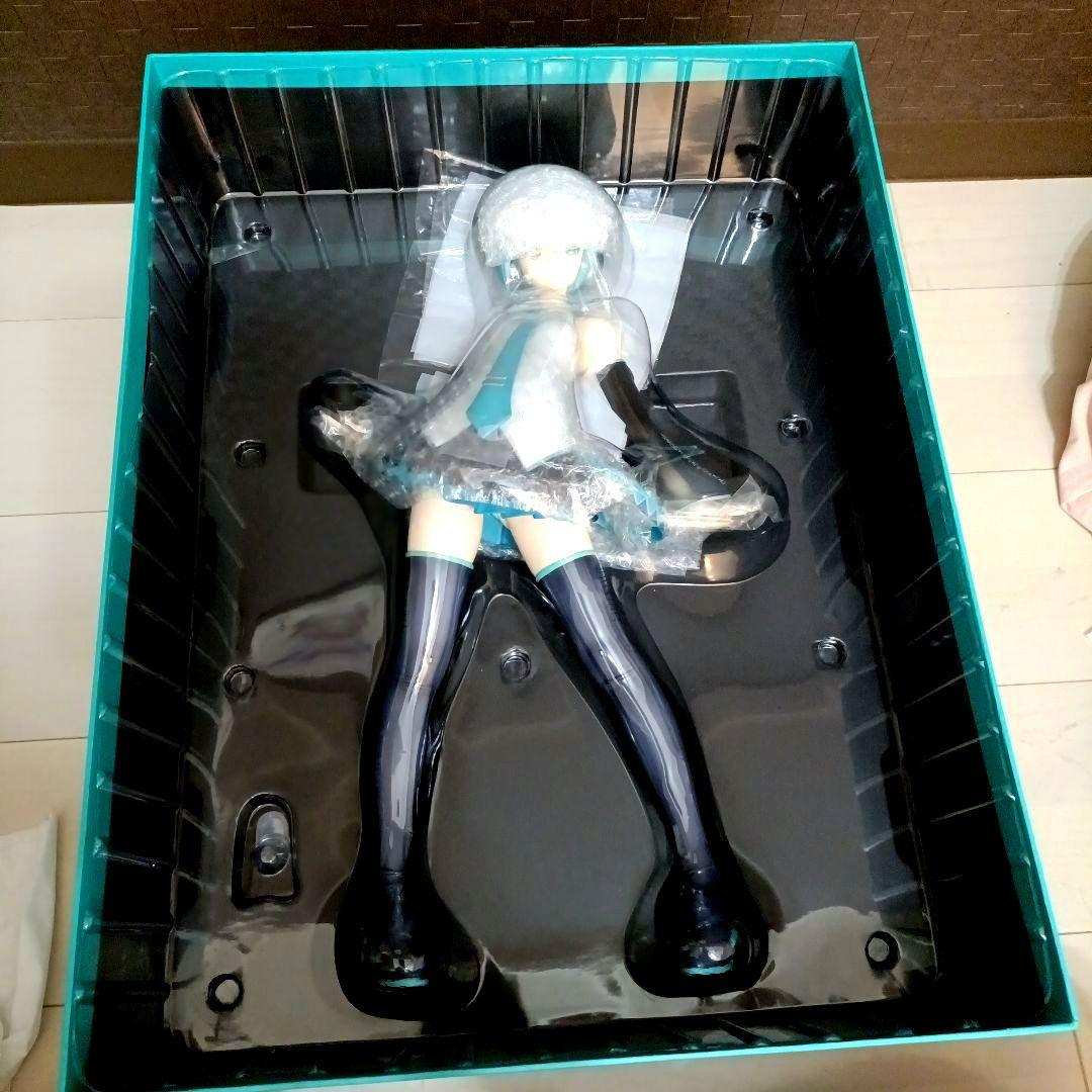 初音ミク V3 1/4スケールフィギュア　FREEing