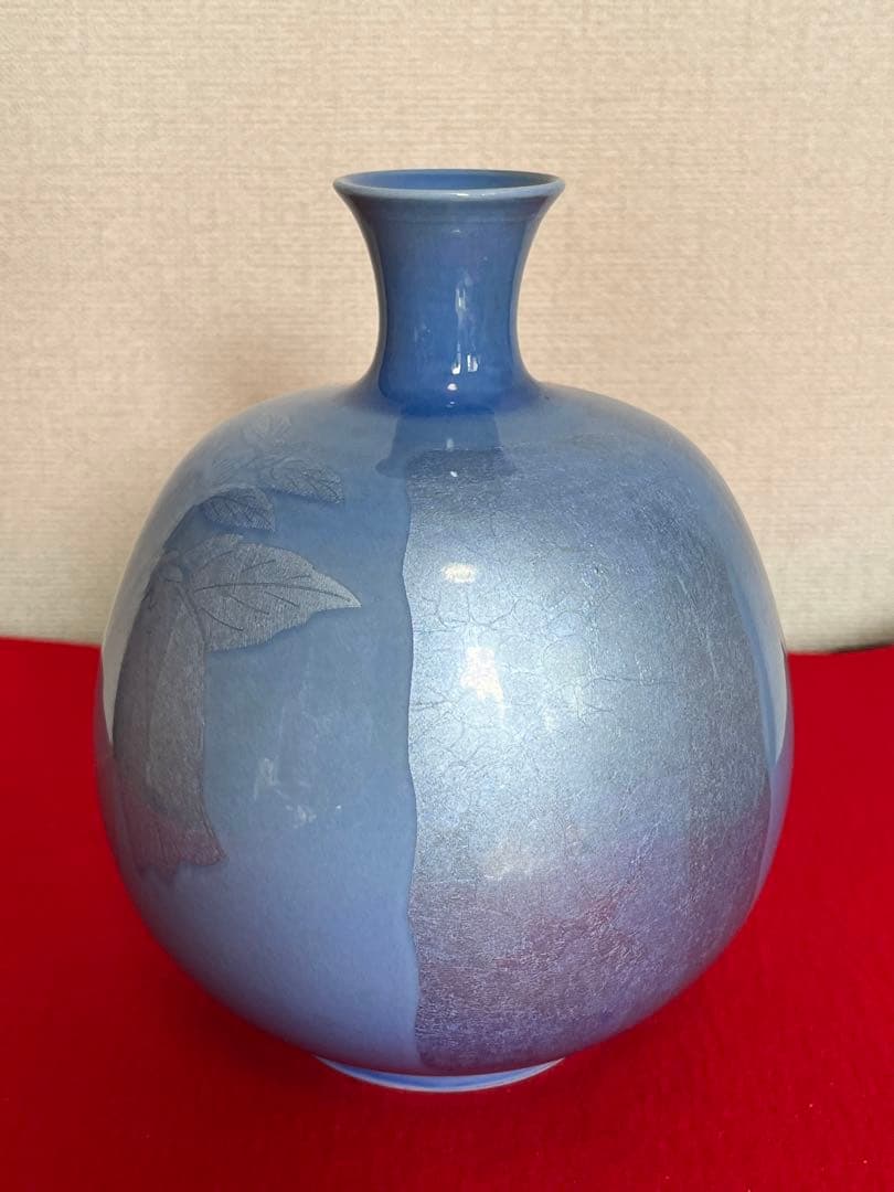 日本工芸会正会員 中田一於 淡青釉裏銀彩 草花文 壺 管理N39