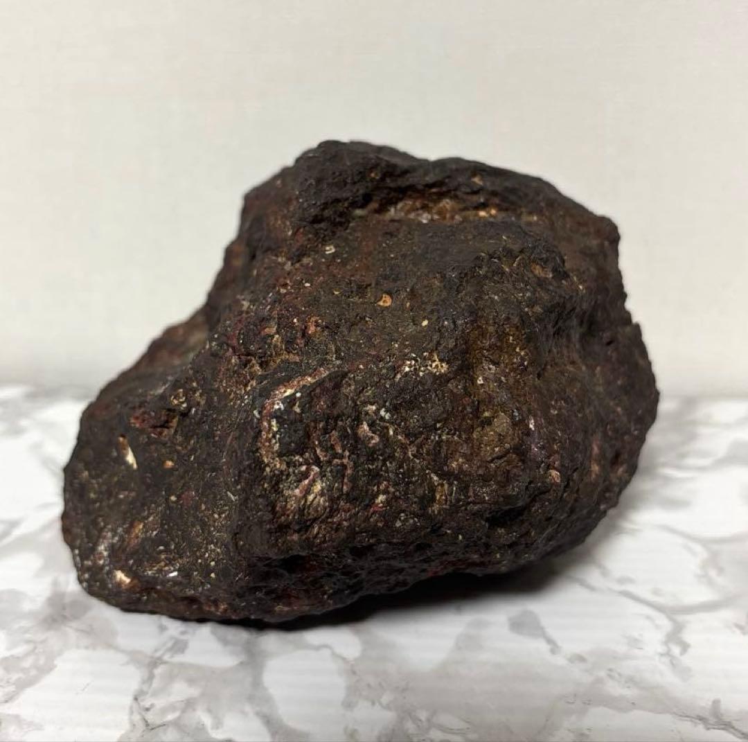 赤鉄鉱（ヘマタイト） 重さ2.2㎏　幅14㎝　鑑賞石 自然石 天然石 鉱物 置物