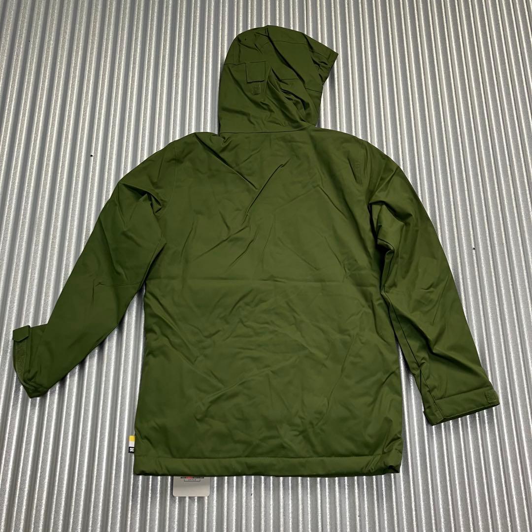 未使用　DC スノボウェア　スキーウェア　子供用　キッズ　上下　150cm