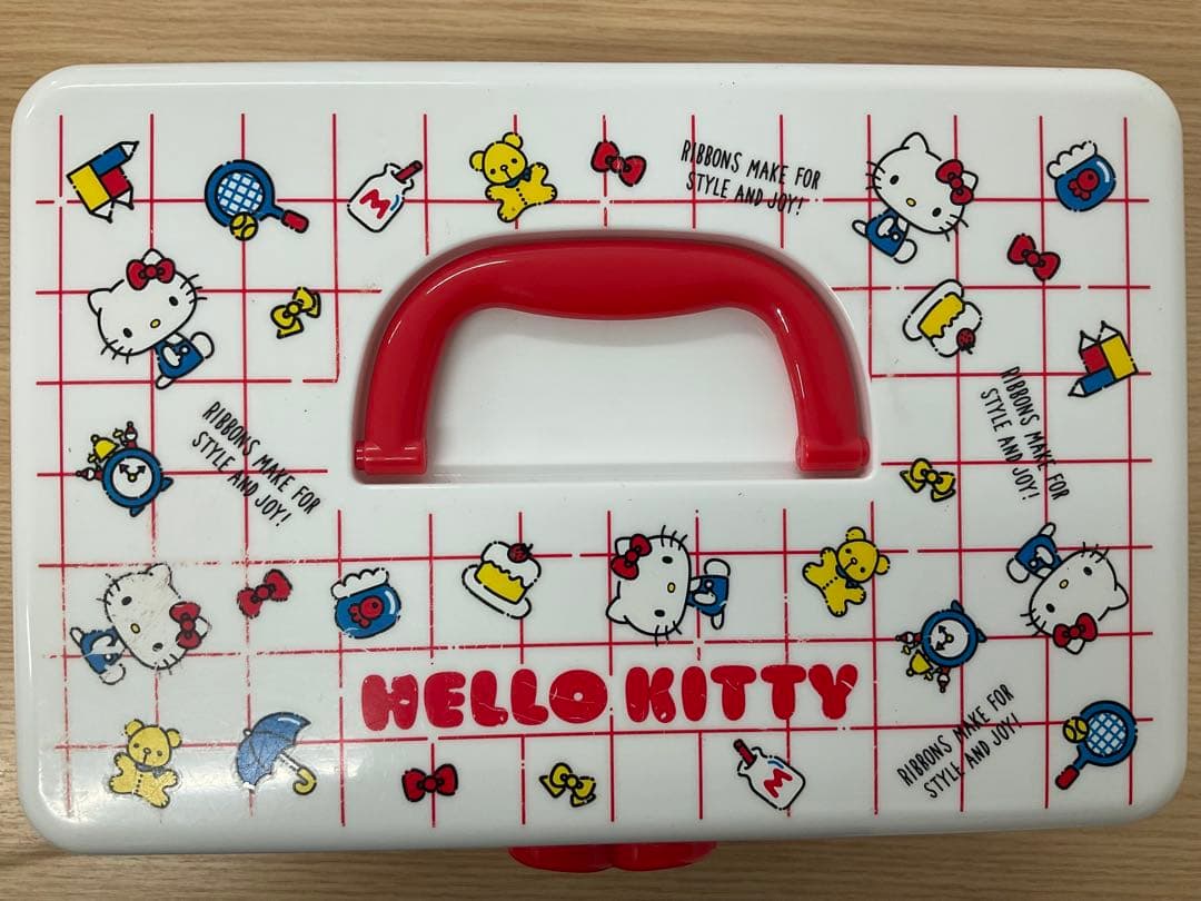 ハローキティ 収納ボックスとタオルセット