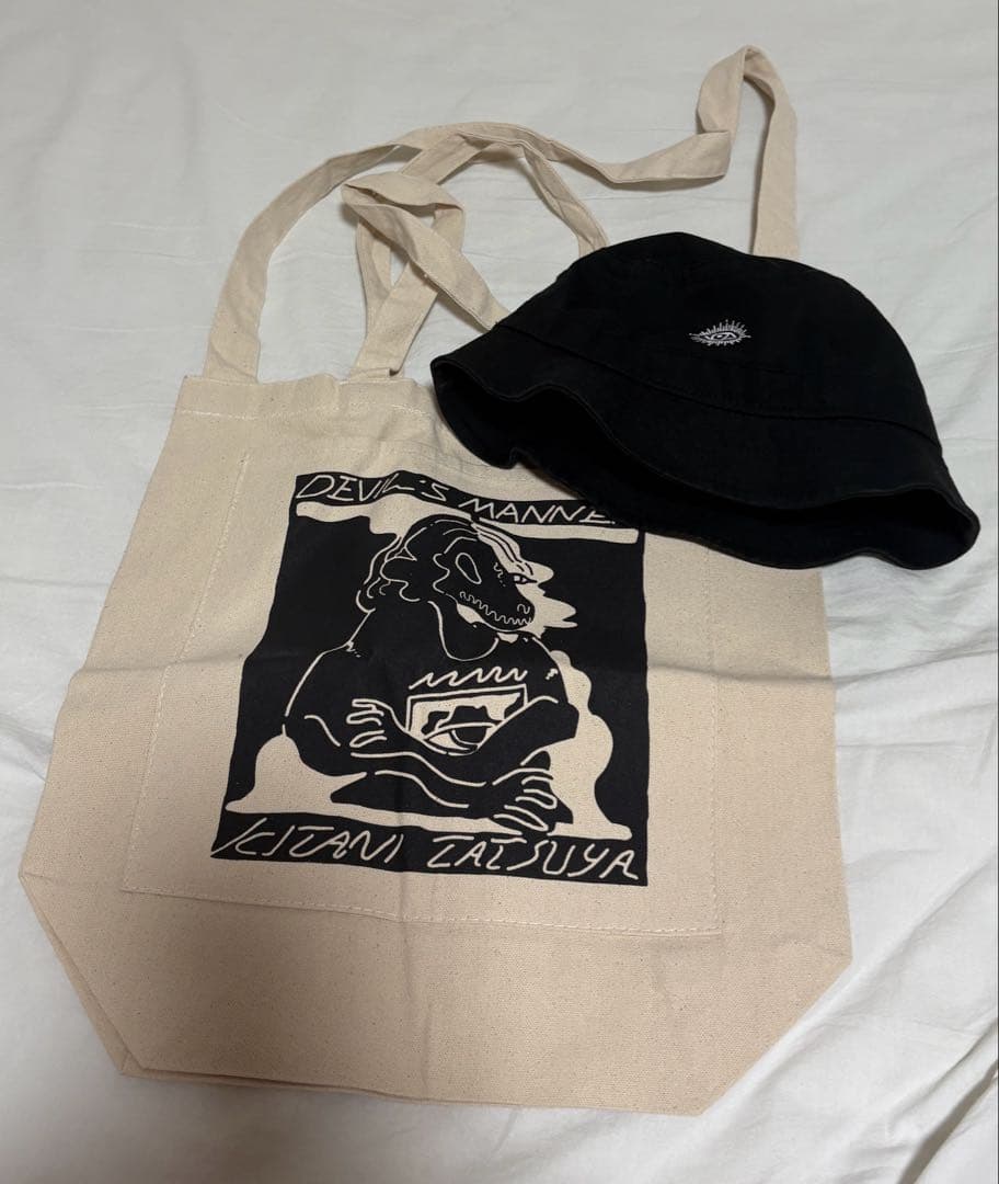 バラ売り可能 キタニタツヤ 悪魔の踊り方トートバッグ、バケットハットSMサイズ