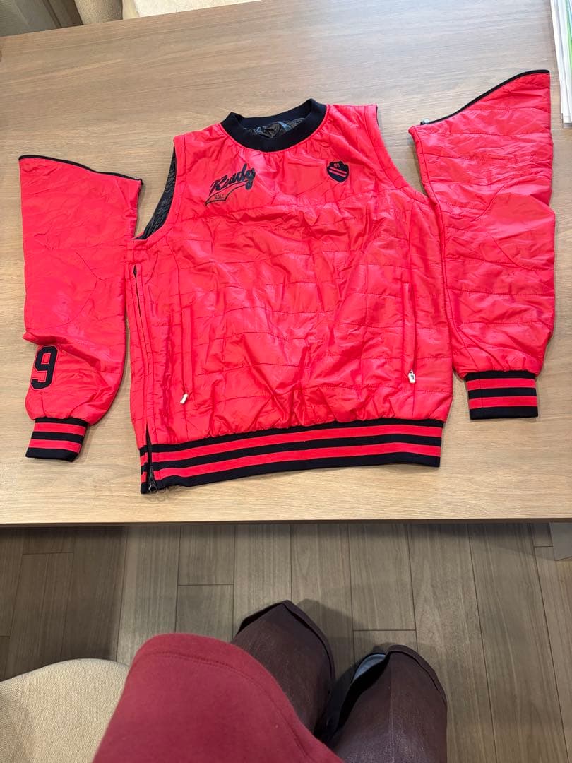 パーリーゲイツRady トップス 89 赤腕がファスナーで取れベストにも