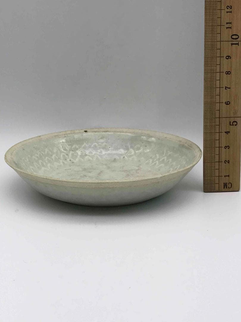 北宋時代　青白磁刻蓮花魚文盤　青磁皿　茶鉢　景徳鎮時代物　旧家蔵出し(D-59)